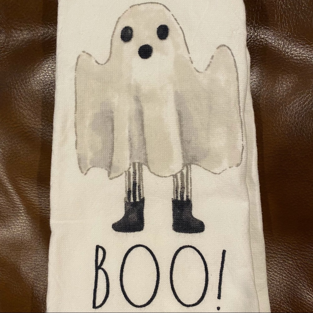 Rae Dunn BOO Ghost & SPOOKY Dracula Halloween Towel Set NEW!! - Picture 2 of 3